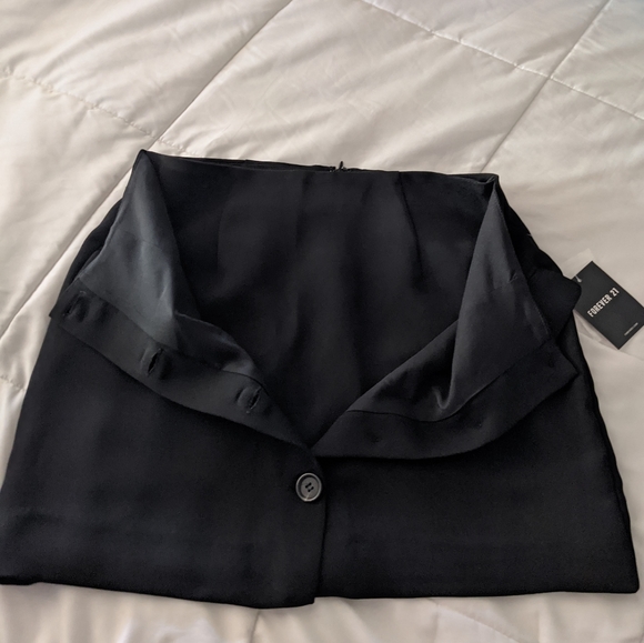 Forever 21 Black 90s style skirt - Picture 3 of 8